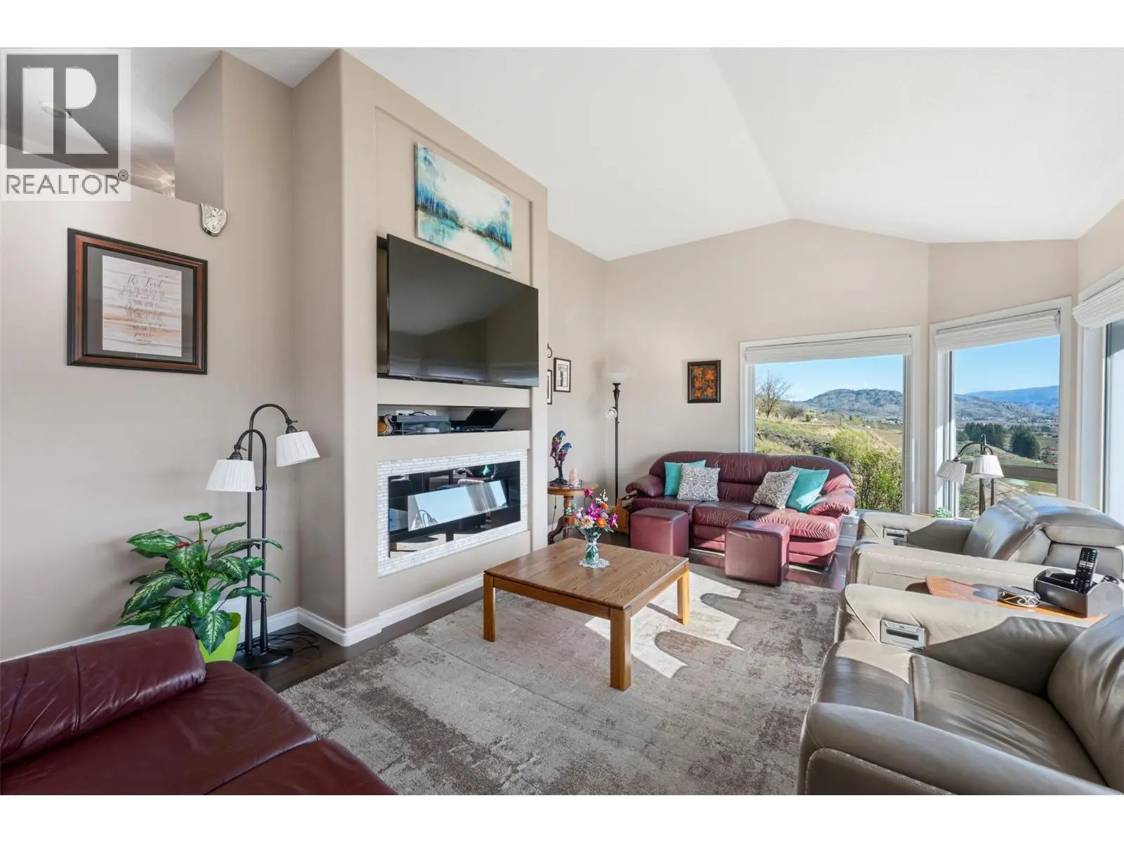 600 Ponderosa Road. Oliver, British Columbia