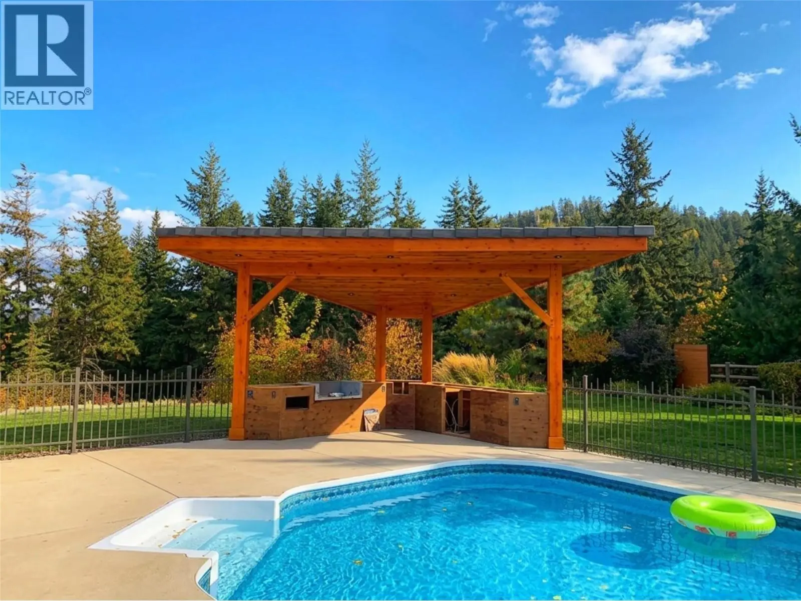 17 Bear Valley Road. Lumby, British Columbia