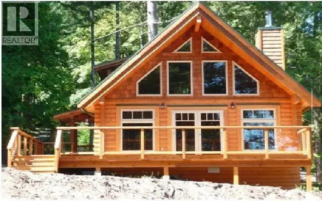 17 Bear Valley Road. Lumby, British Columbia
