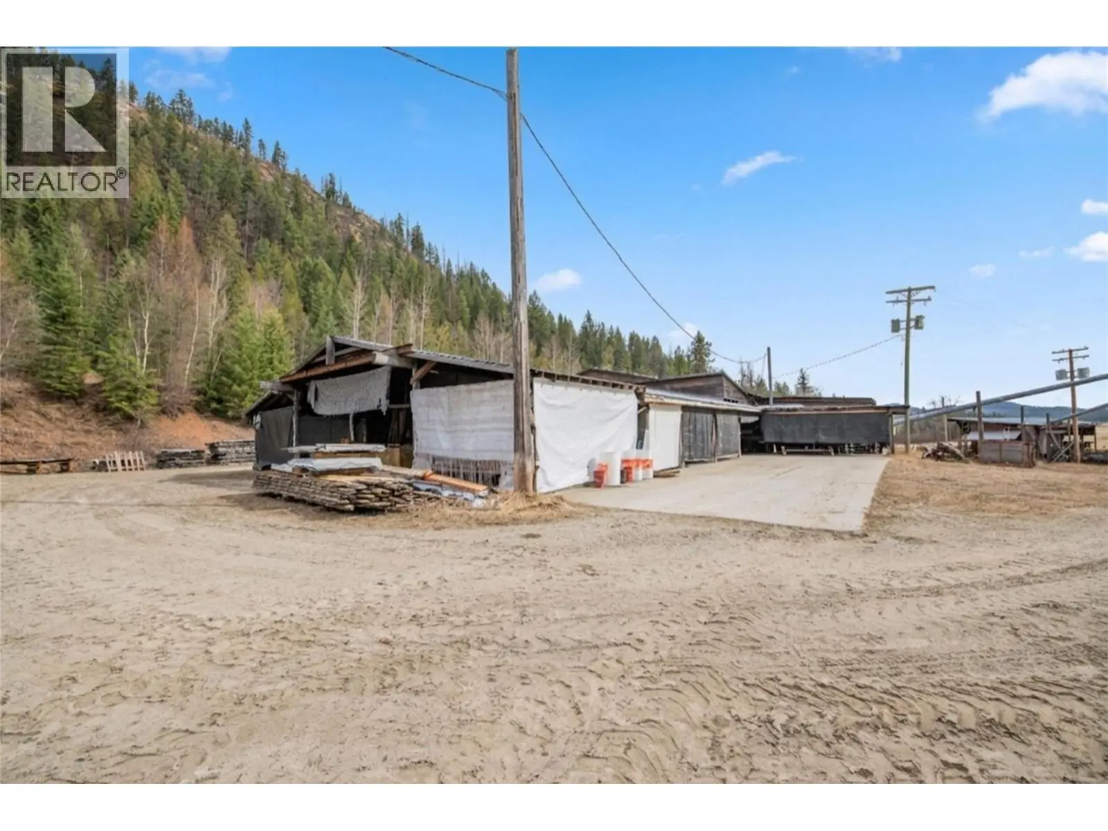 17 Bear Valley Road. Lumby, British Columbia