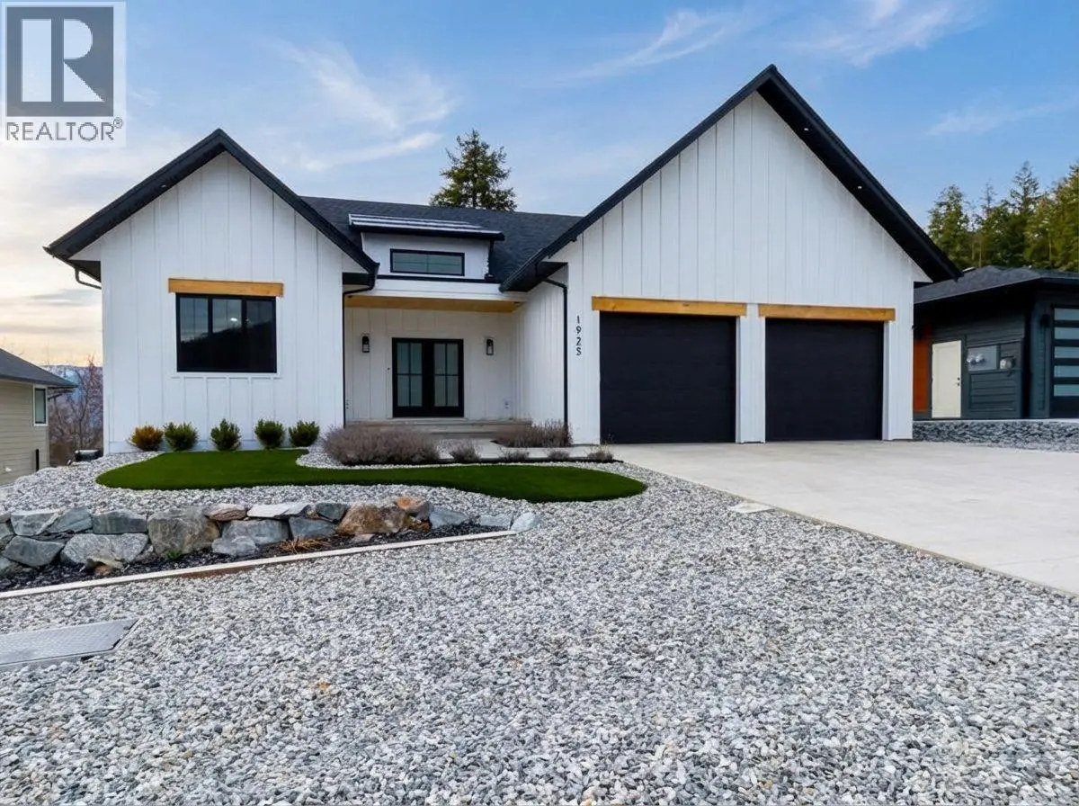 1925 35 Street Ne. Salmon Arm, British Columbia