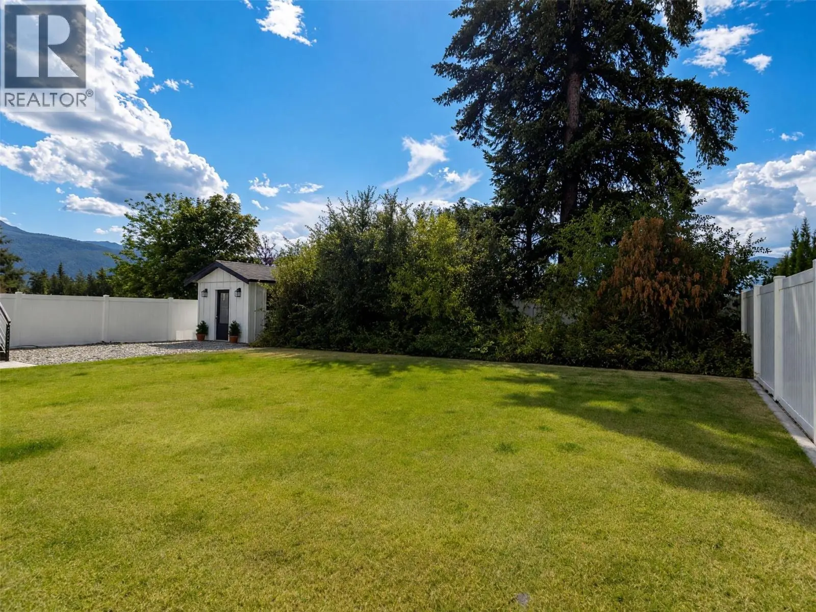 1925 35 Street Ne. Salmon Arm, British Columbia