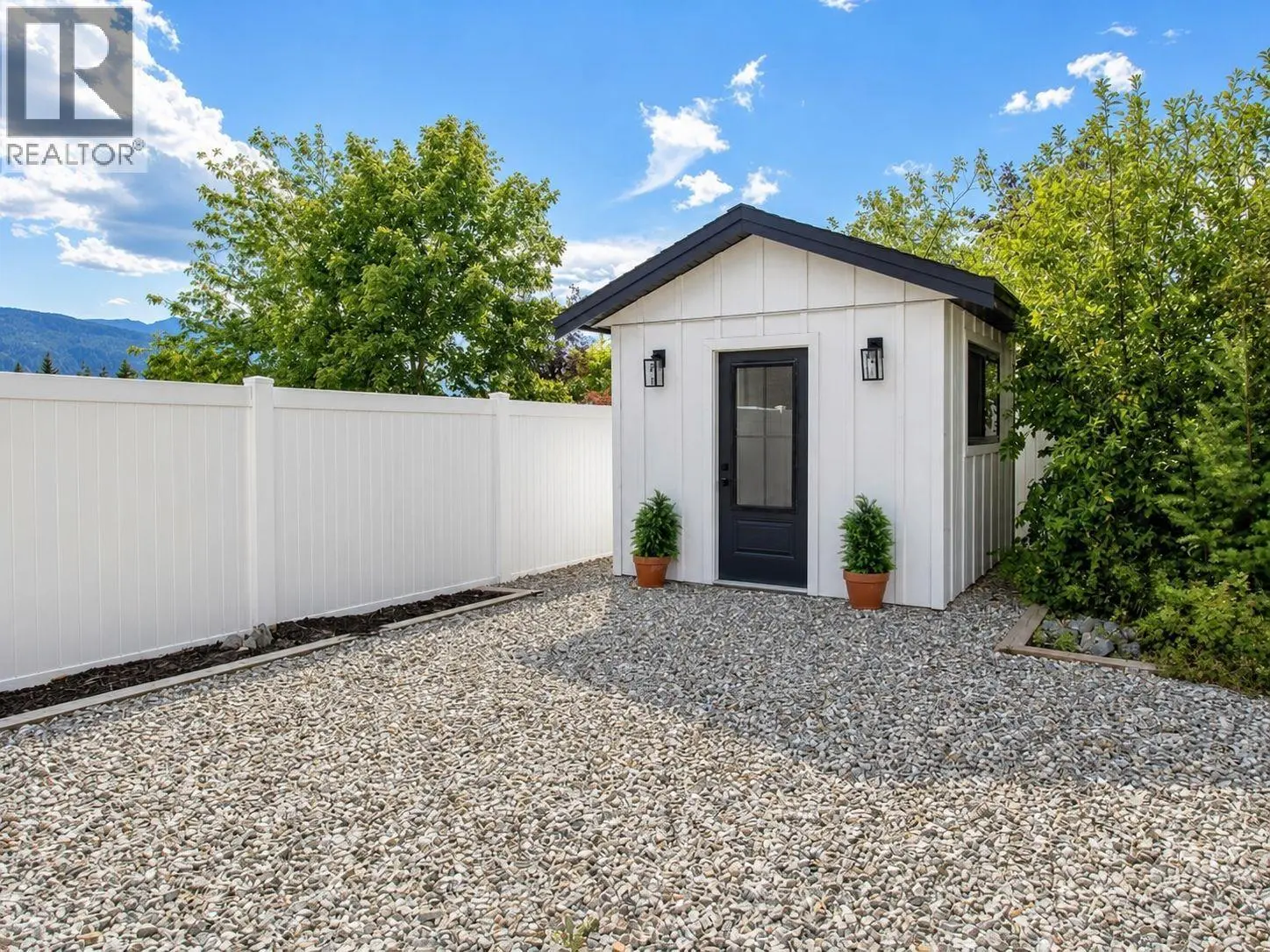 1925 35 Street Ne. Salmon Arm, British Columbia