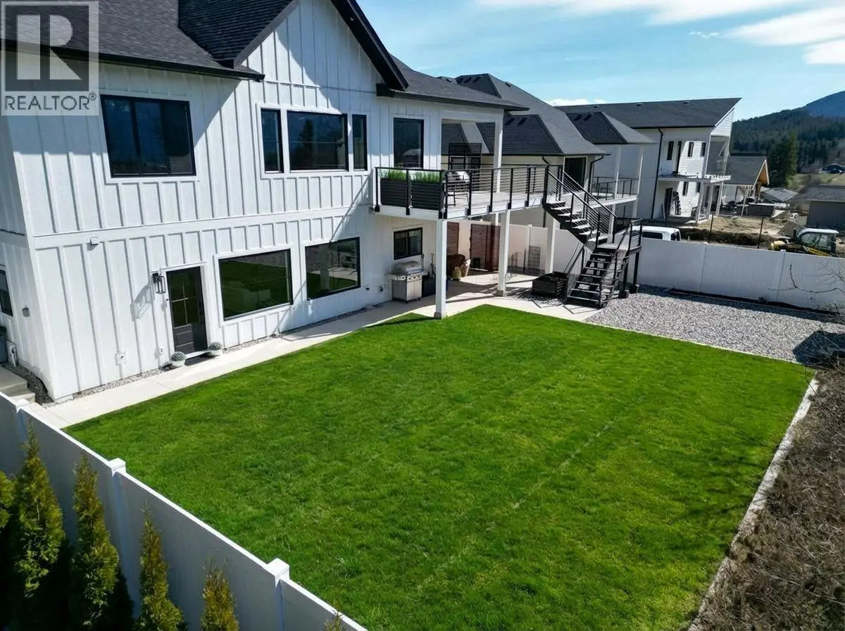 1925 35 Street Ne. Salmon Arm, British Columbia