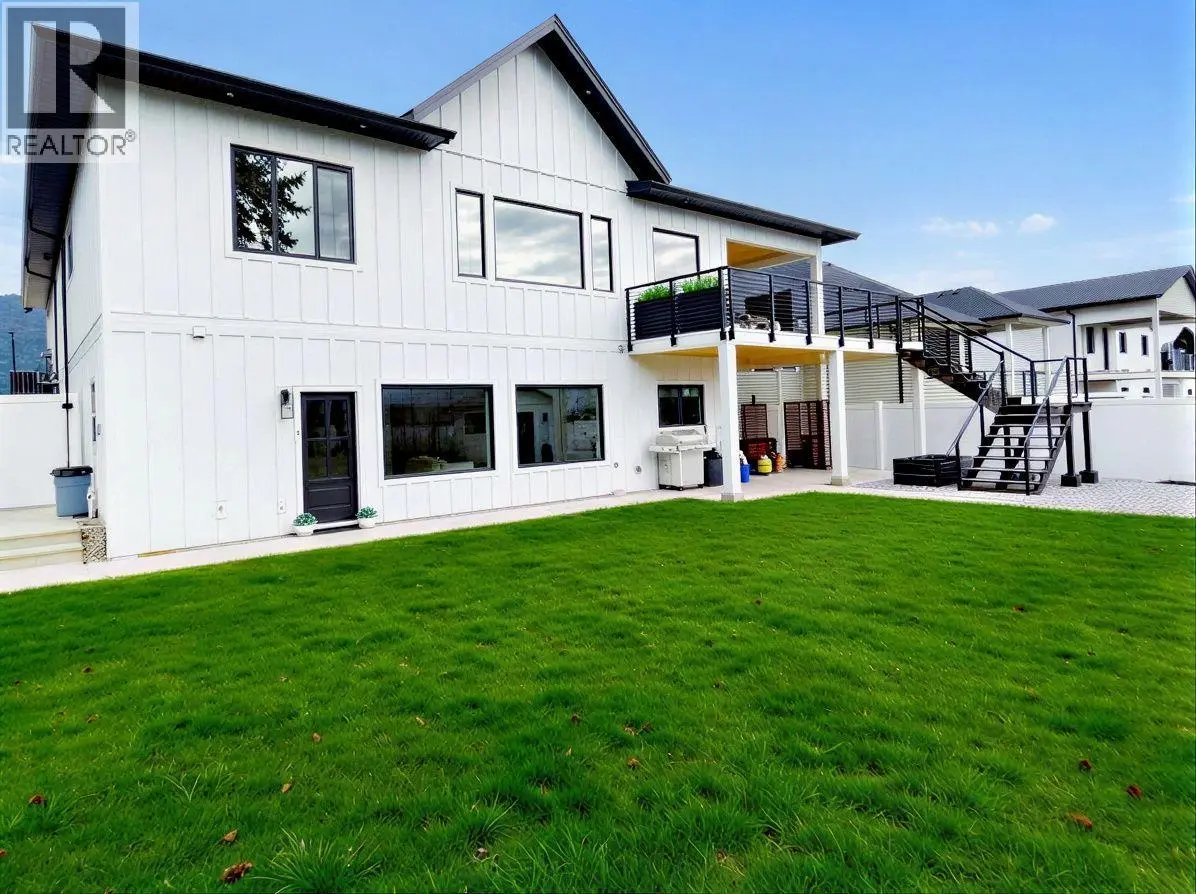 1925 35 Street Ne. Salmon Arm, British Columbia