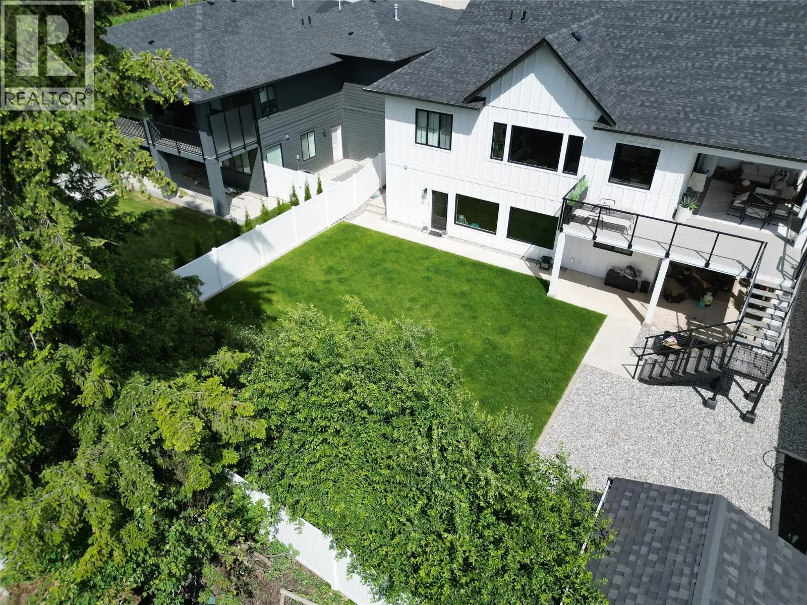 1925 35 Street Ne. Salmon Arm, British Columbia