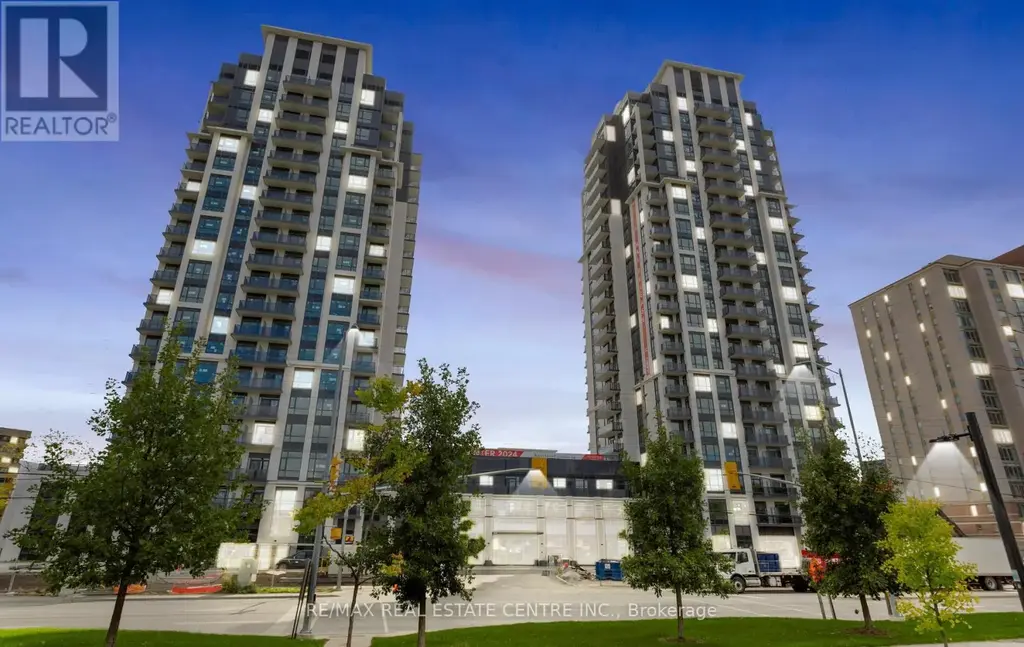 301 - 202 Burnhamthorpe Road E, Mississauga (Mississauga Valleys)