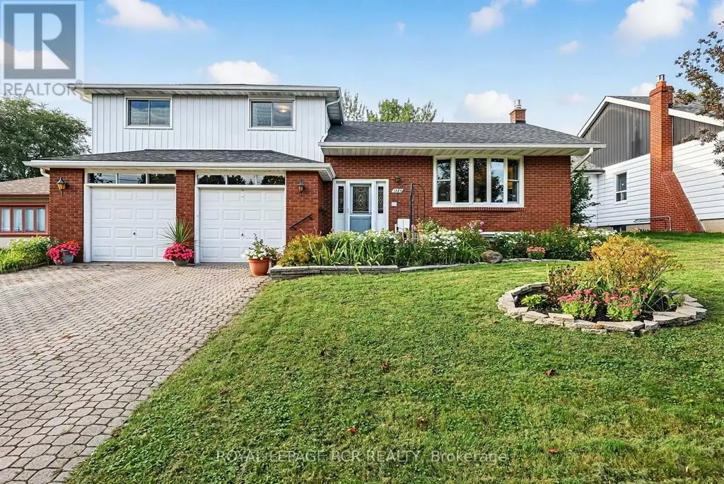 1049 Elgin Street, Newmarket (Huron Heights-Leslie Valley)