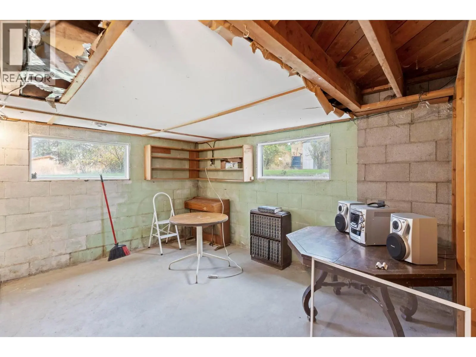 590 Brenda Road. Kelowna, British Columbia
