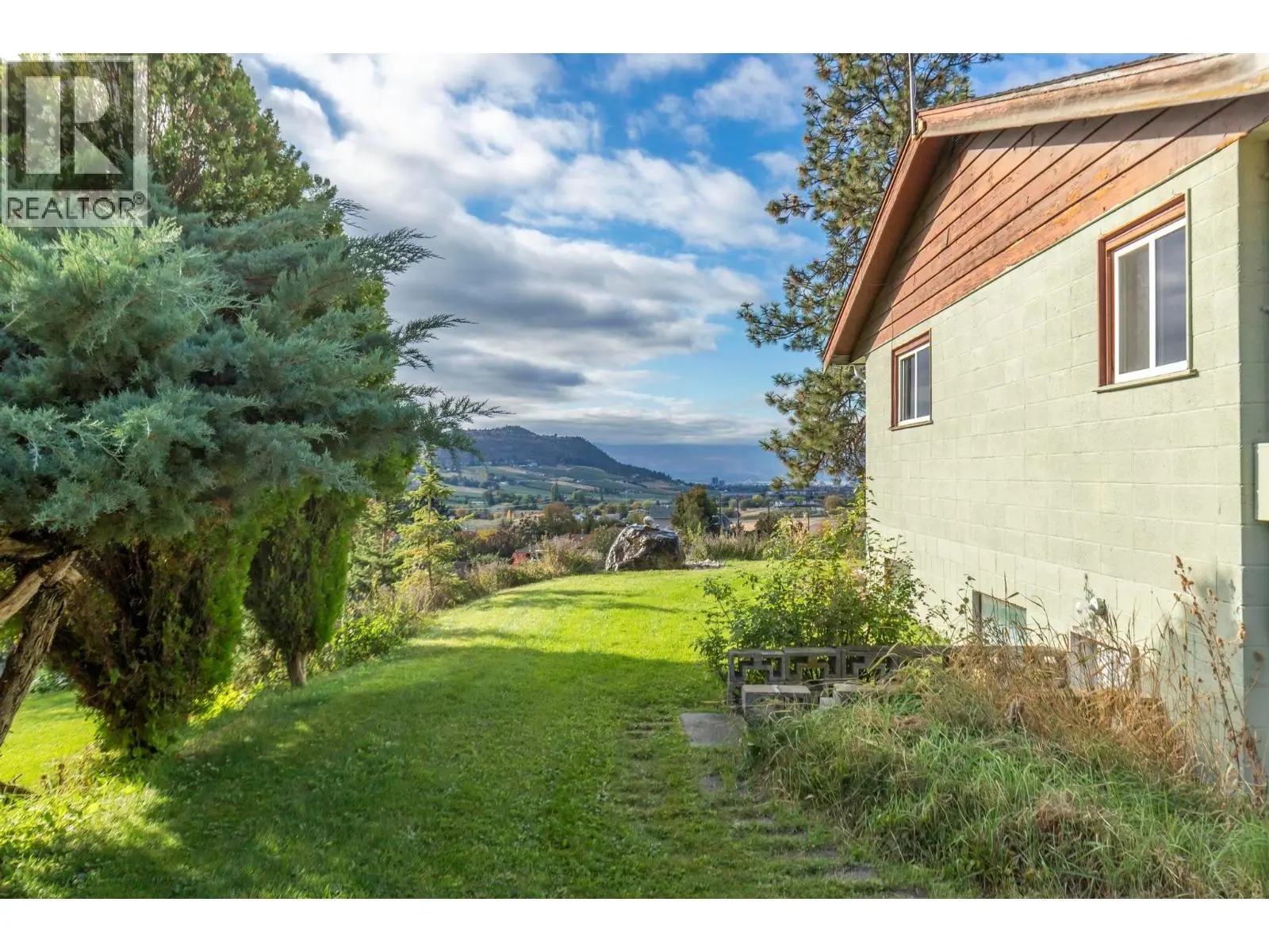590 Brenda Road. Kelowna, British Columbia