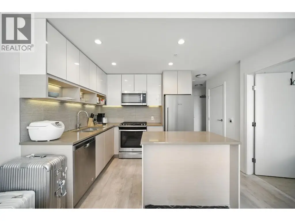 418 8850 University Crescent, Burnaby