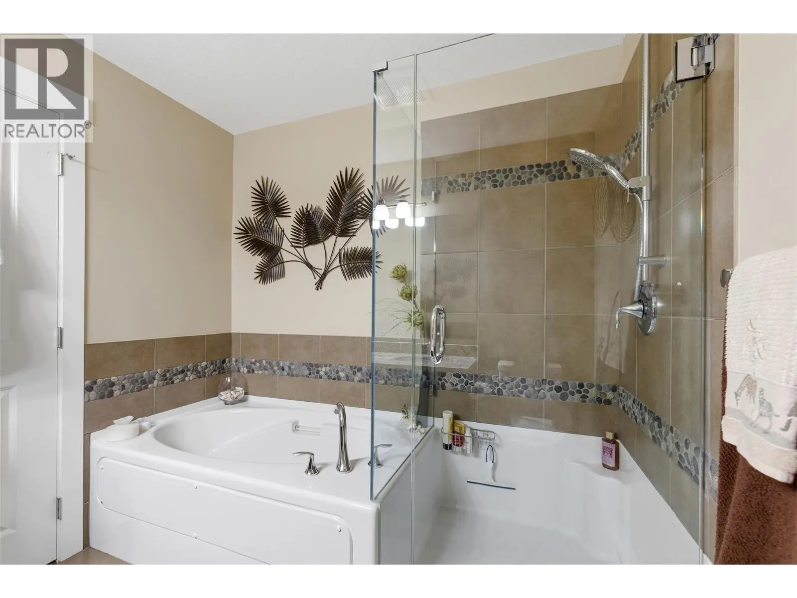 3545 Carrington Road Unit# 102. West Kelowna, British Columbia
