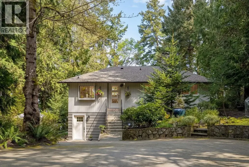 2320 Dolphin Rd, North Saanich