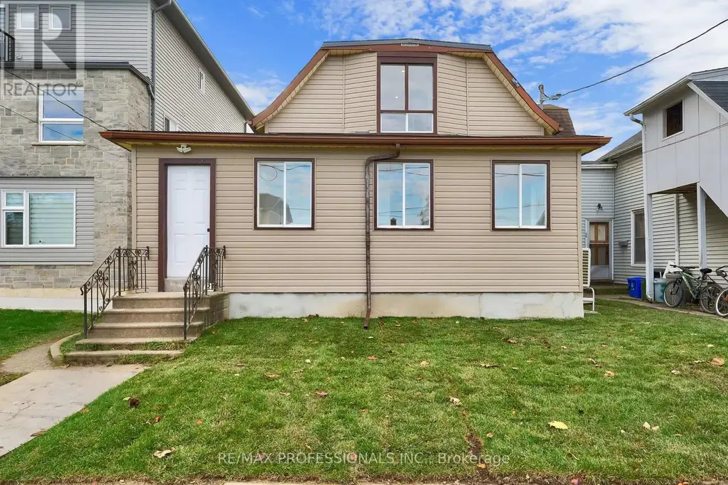 Apartment B - 27 Oakdale Avenue, St. Catharines (Oakdale)