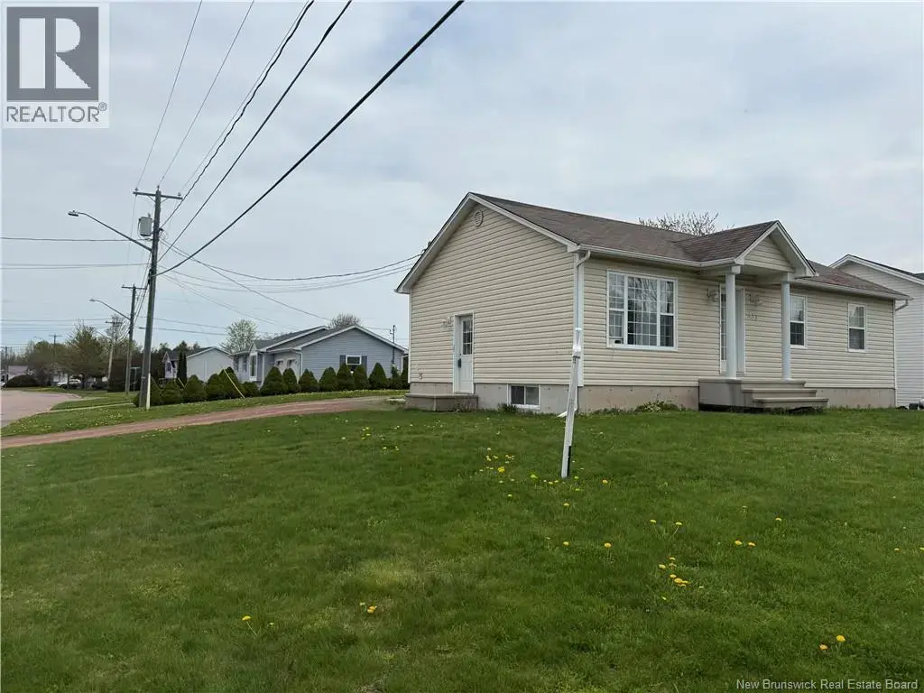 333 Twin Oaks, Moncton
