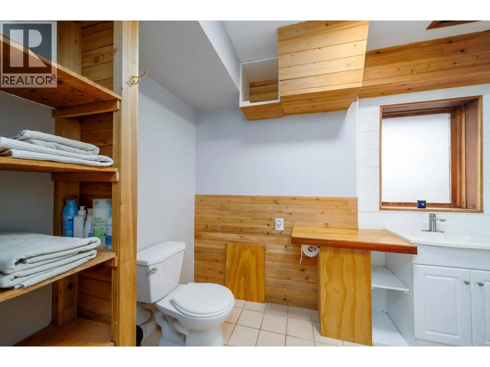 11011 Hallam Drive. Lake Country, British Columbia