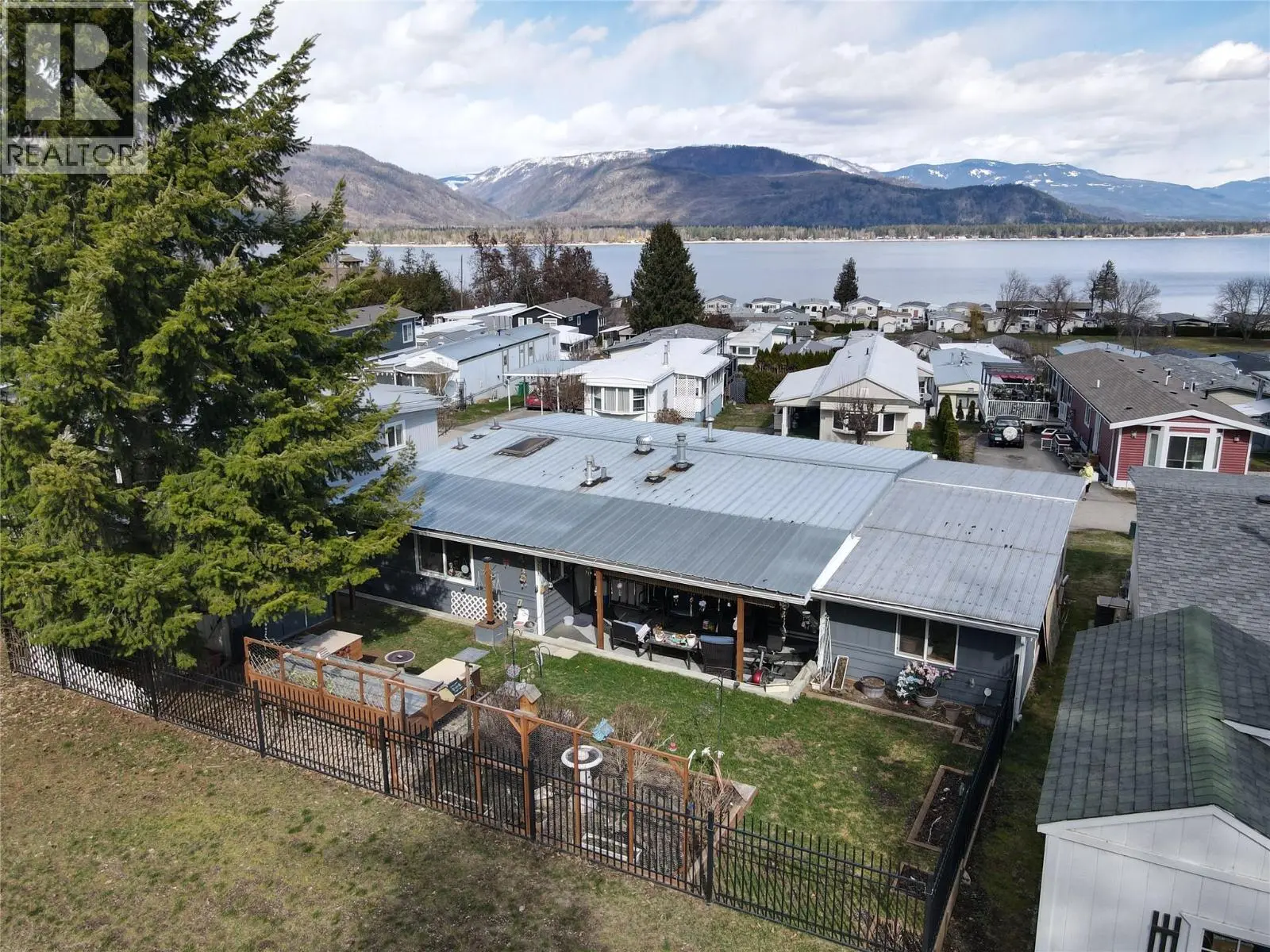 2932 Buckley Road Unit# 16. Sorrento, British Columbia