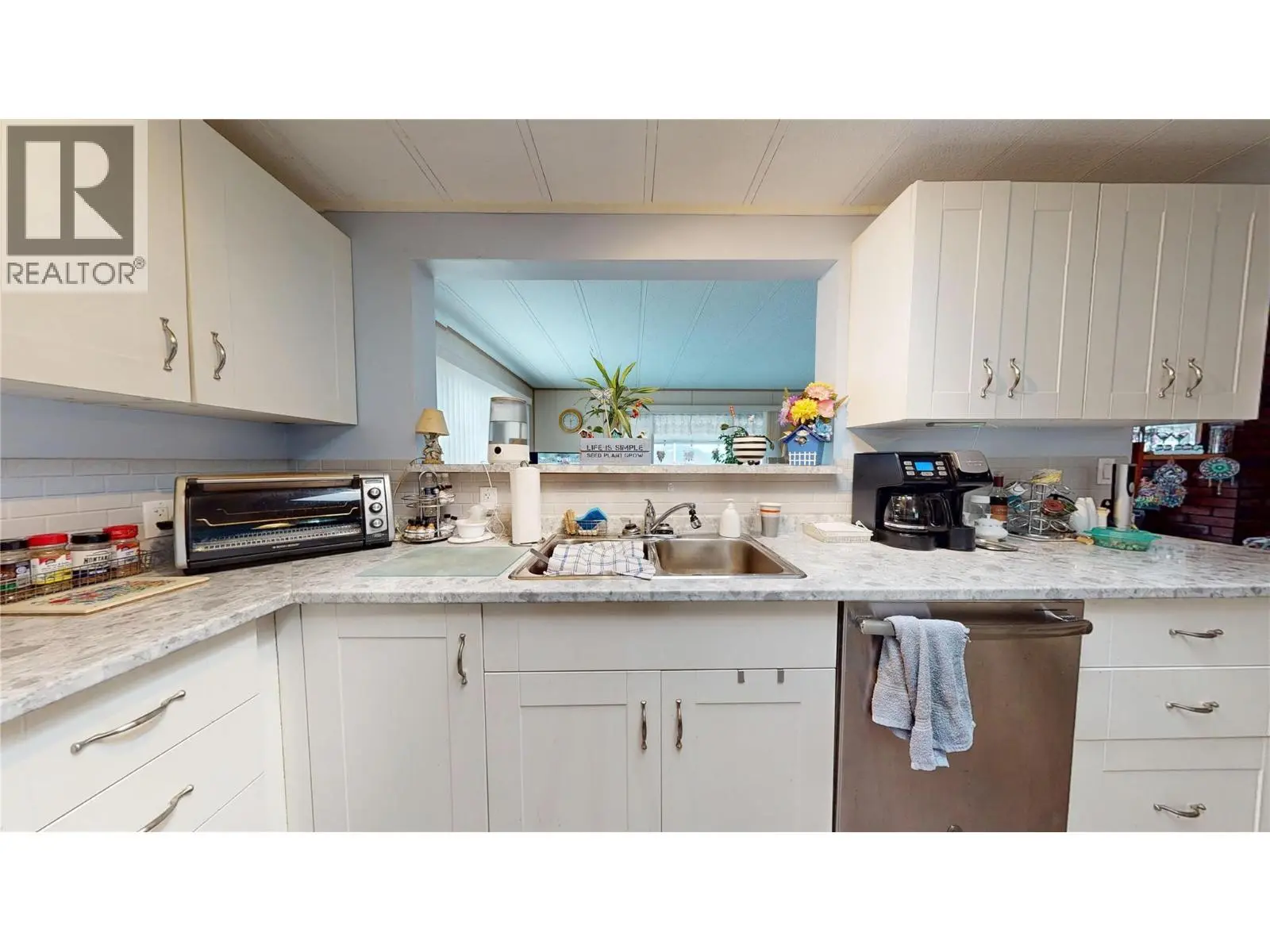 2932 Buckley Road Unit# 16. Sorrento, British Columbia