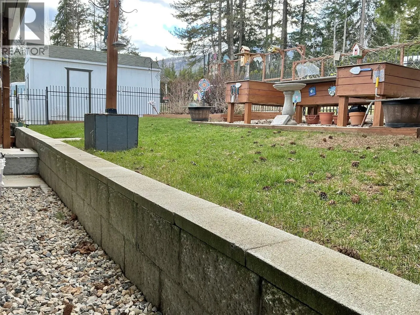 2932 Buckley Road Unit# 16. Sorrento, British Columbia