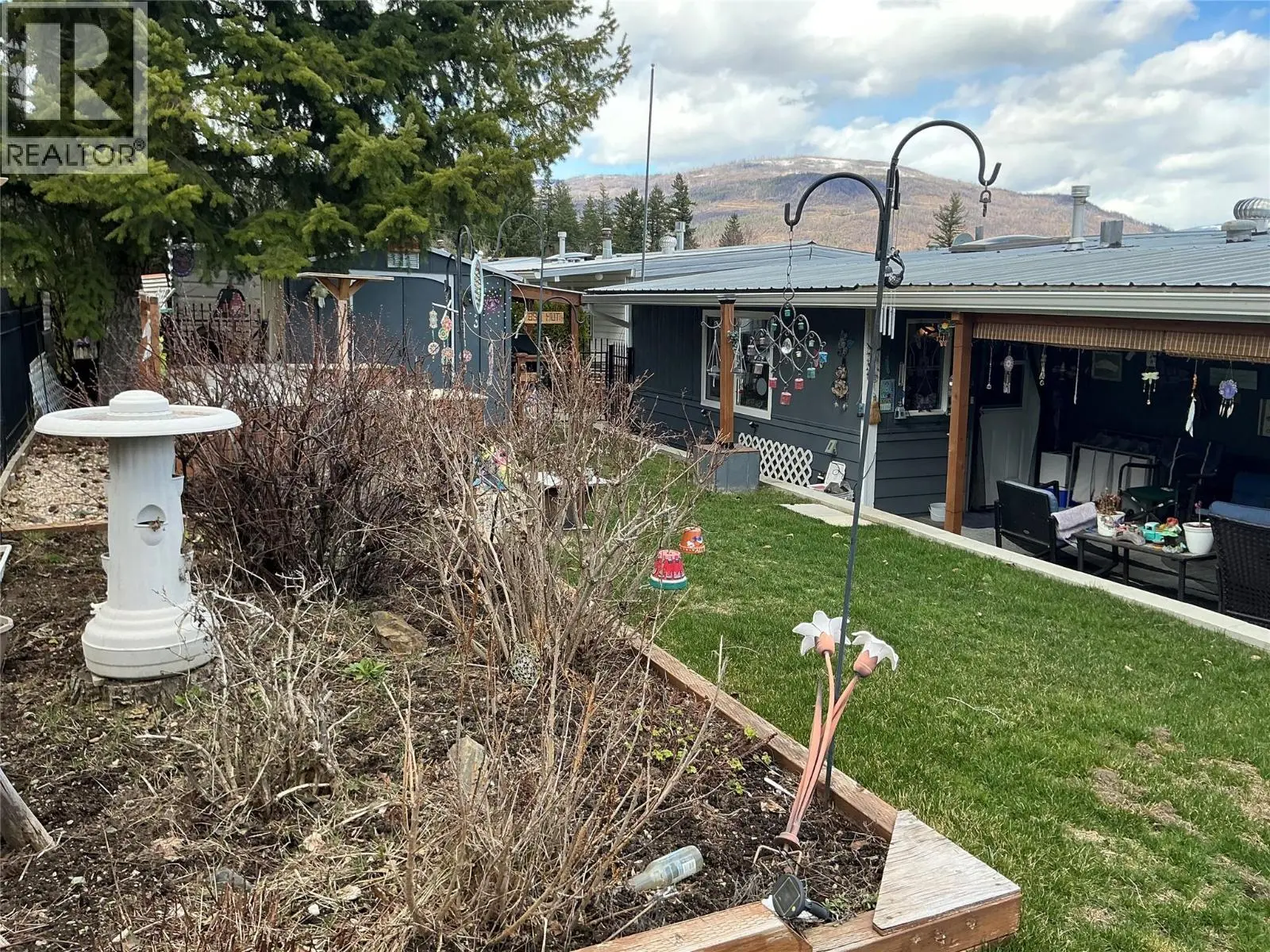 2932 Buckley Road Unit# 16. Sorrento, British Columbia