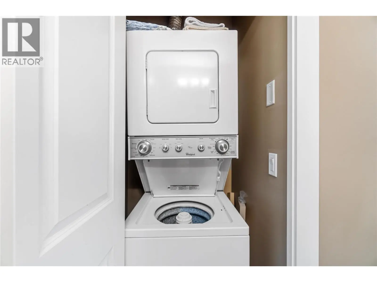 2551 Shoreline Drive Unit# 223. Lake Country, British Columbia