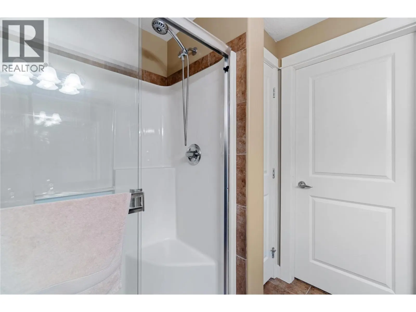 2551 Shoreline Drive Unit# 223. Lake Country, British Columbia