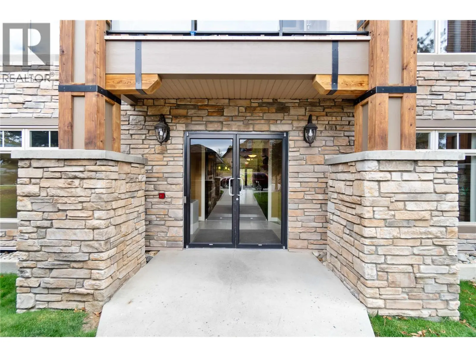 2551 Shoreline Drive Unit# 223. Lake Country, British Columbia