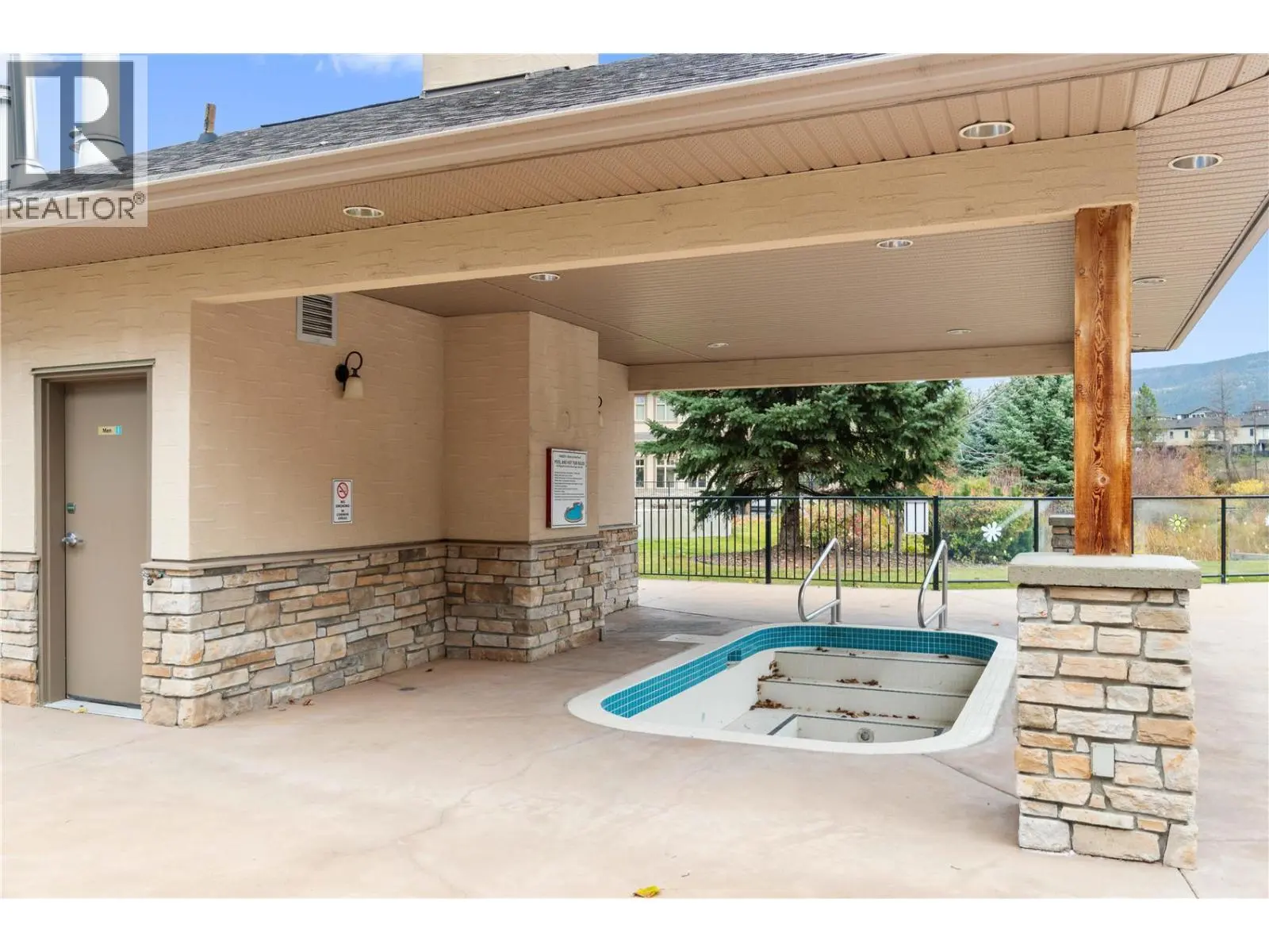 2551 Shoreline Drive Unit# 223. Lake Country, British Columbia