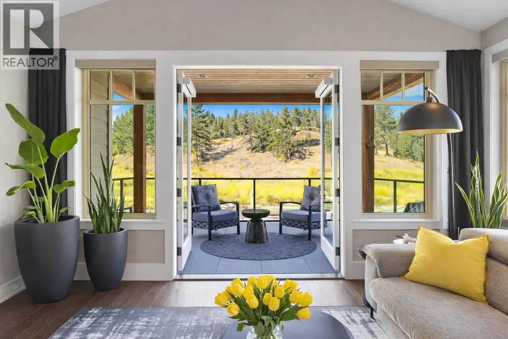 4000 Redstone Crescent Unit# 221, Peachland