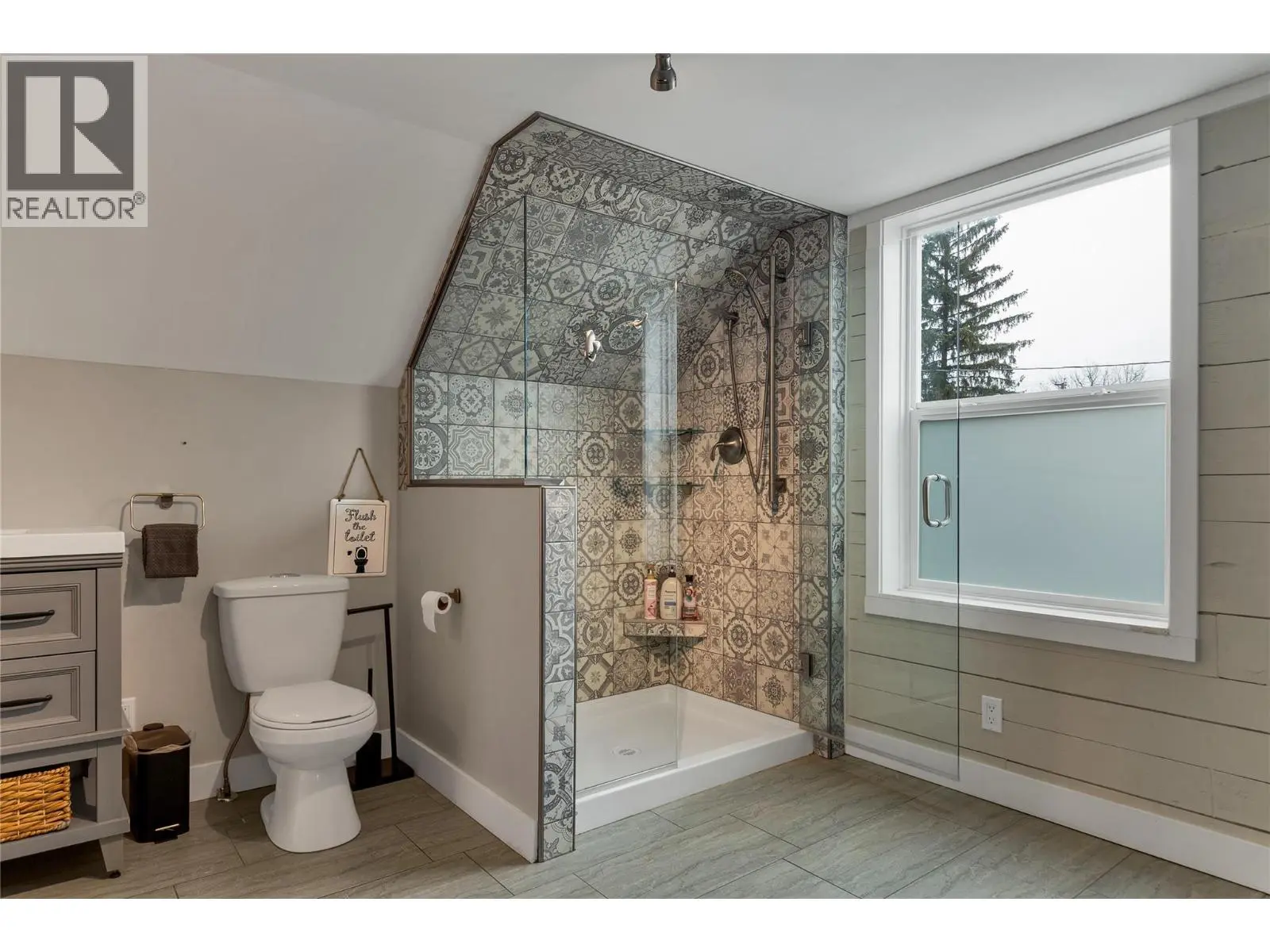 1505 32 Avenue. Vernon, British Columbia