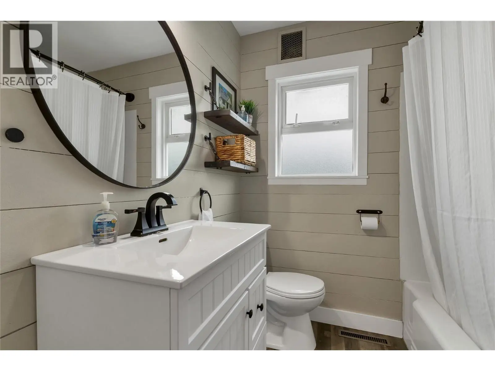 1505 32 Avenue. Vernon, British Columbia