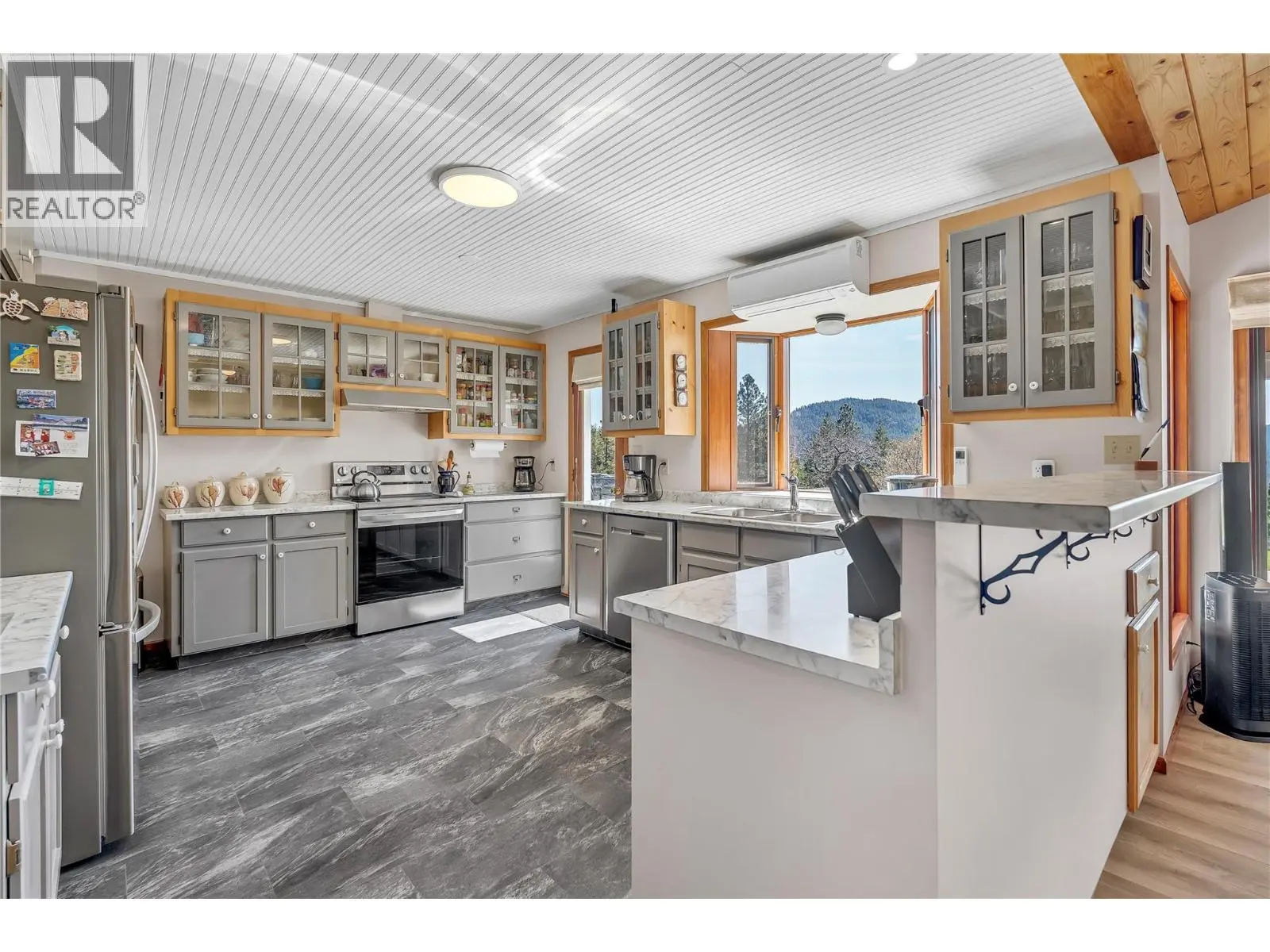 30 Osborne Road. Summerland, British Columbia