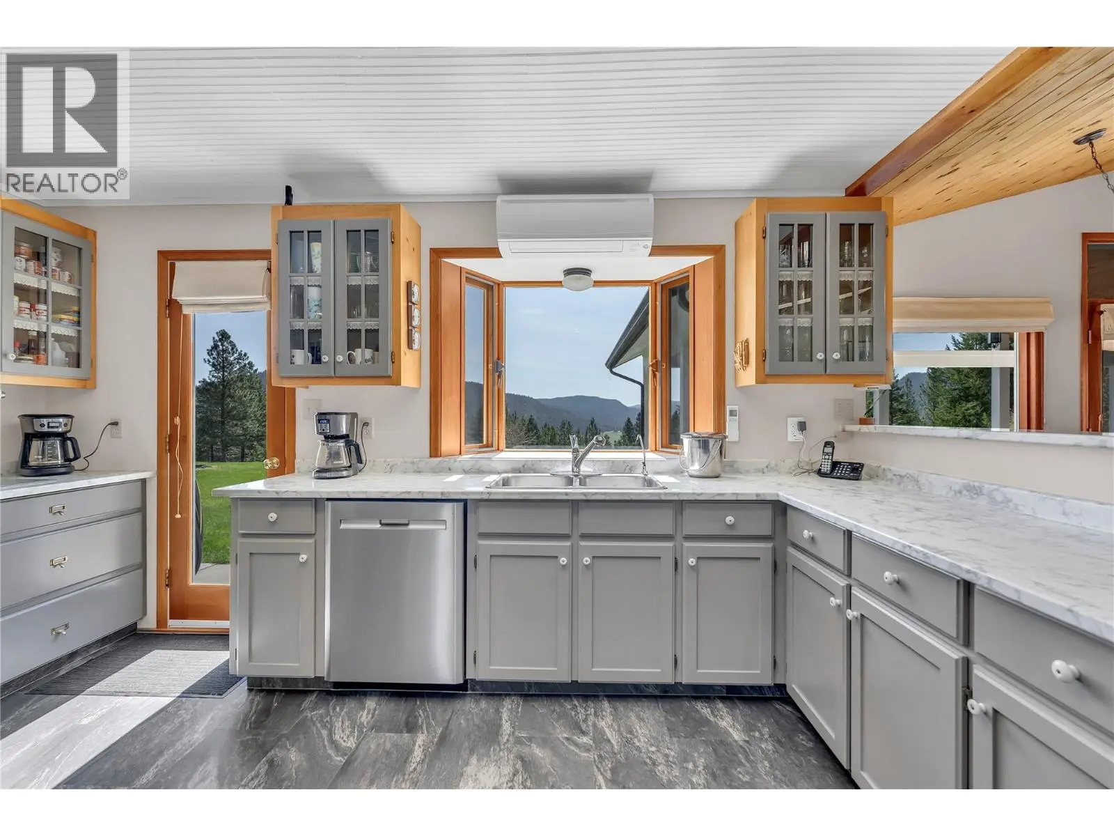 30 Osborne Road. Summerland, British Columbia