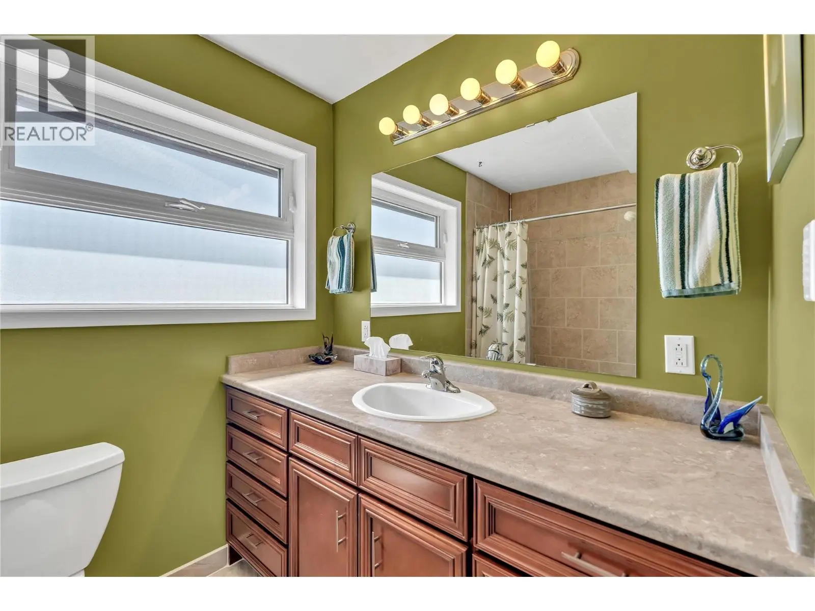30 Osborne Road. Summerland, British Columbia