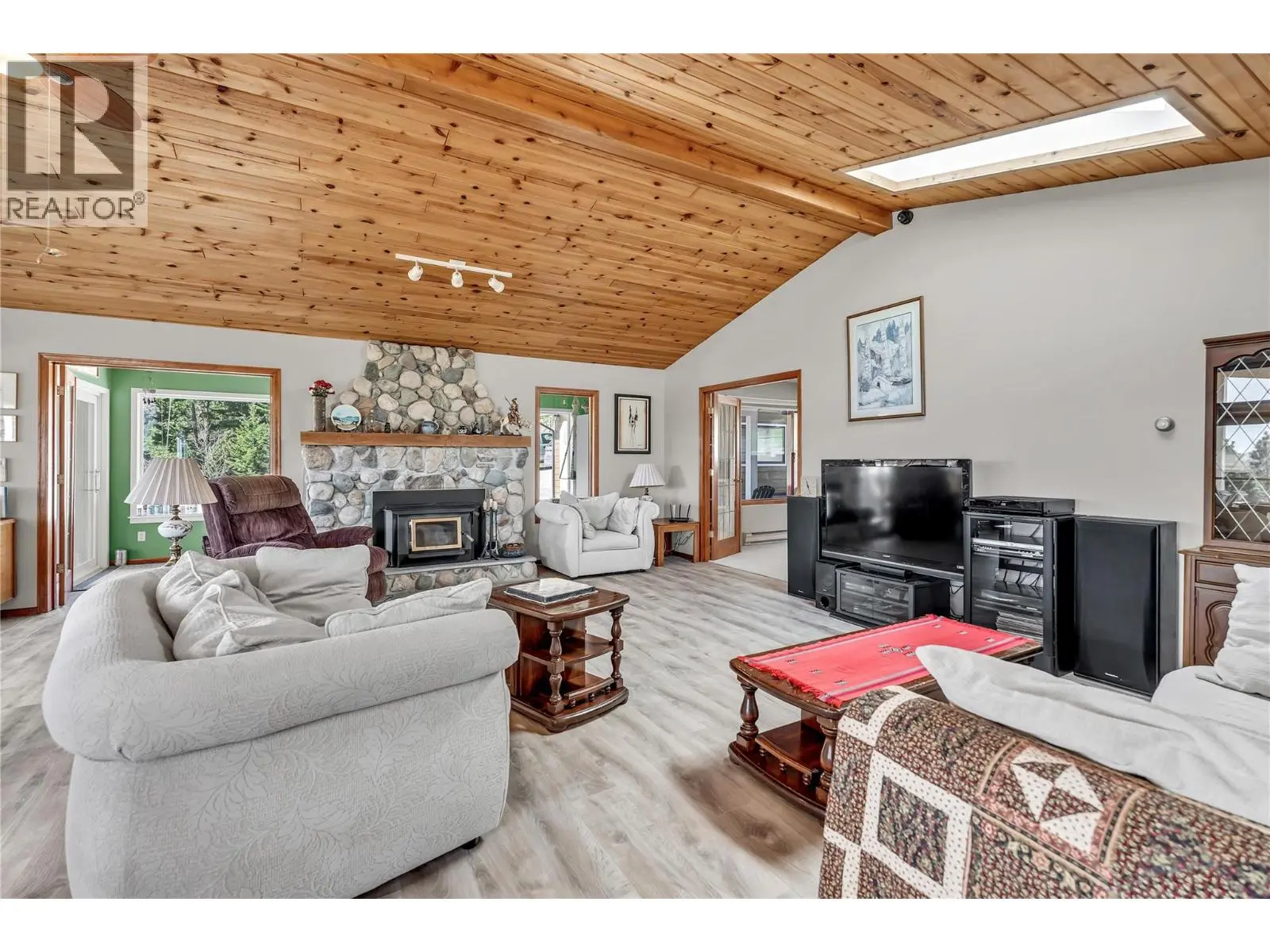 30 Osborne Road. Summerland, British Columbia