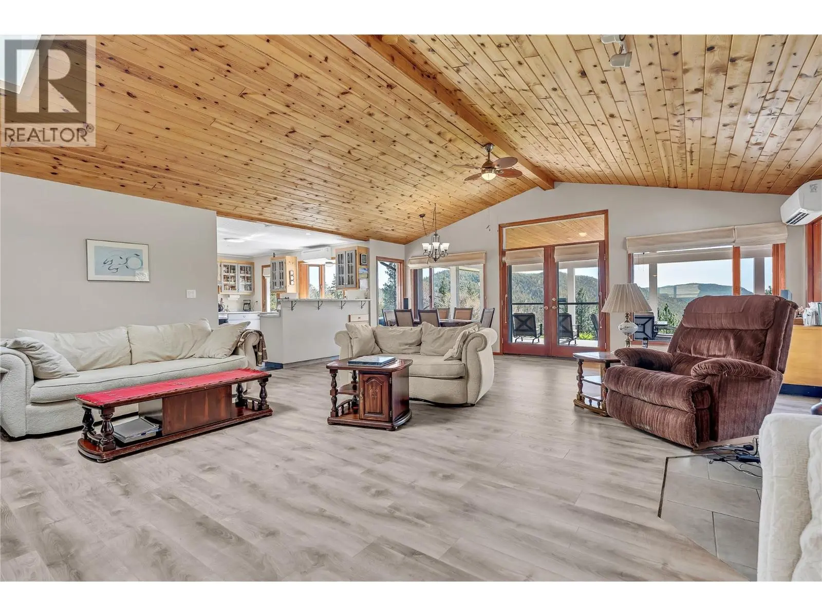 30 Osborne Road. Summerland, British Columbia