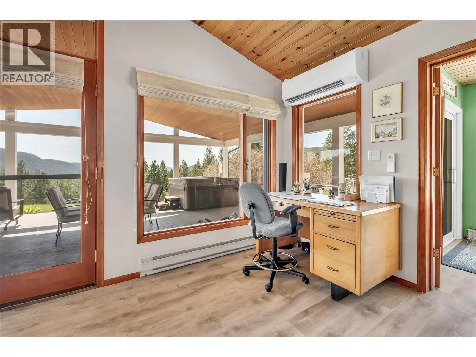 30 Osborne Road. Summerland, British Columbia