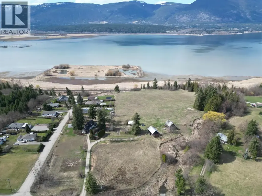 2351 Lakeshore Road Ne, Salmon Arm