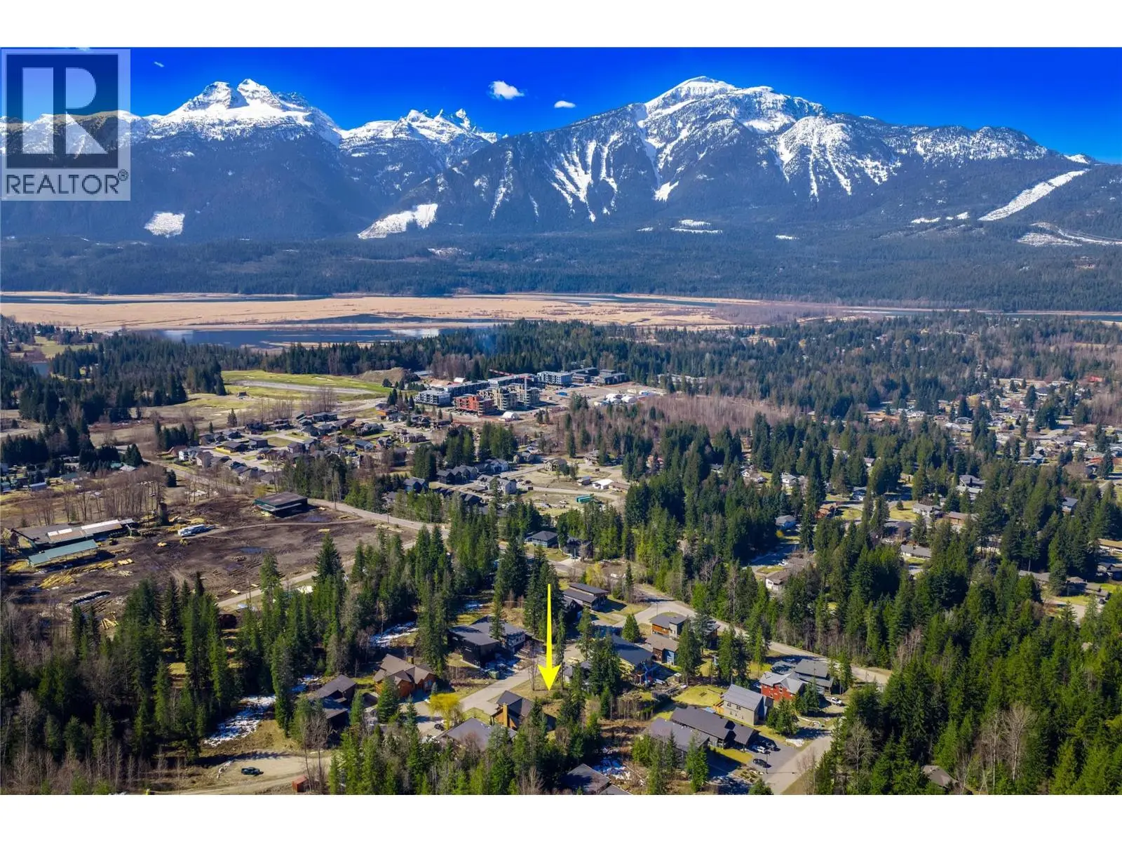 2070 Mountain Gate Road. Revelstoke, British Columbia