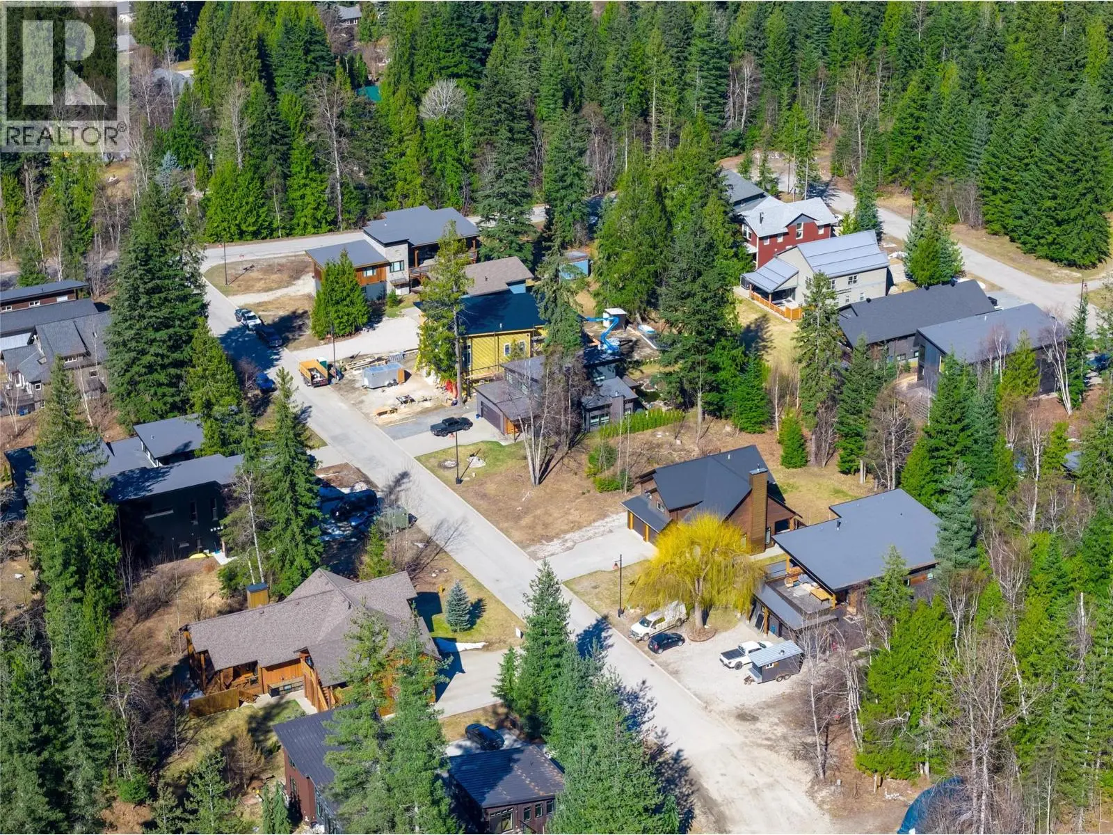 2070 Mountain Gate Road. Revelstoke, British Columbia