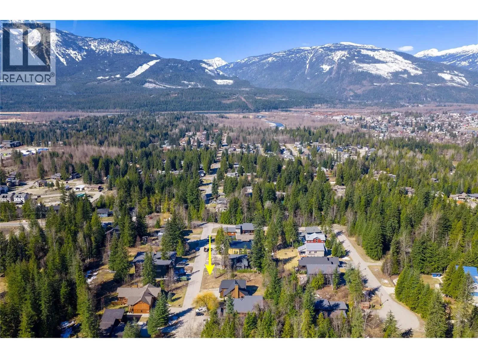 2070 Mountain Gate Road. Revelstoke, British Columbia