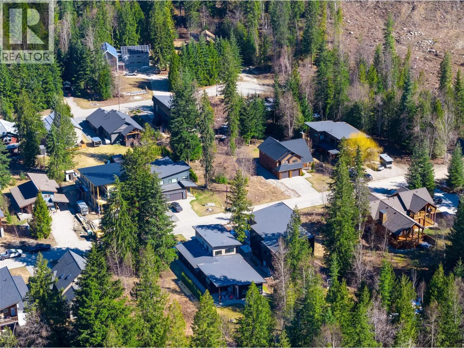 2070 Mountain Gate Road. Revelstoke, British Columbia