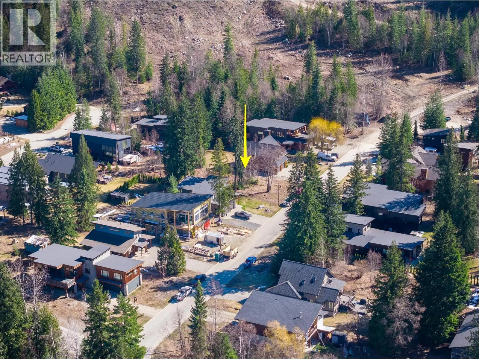 2070 Mountain Gate Road. Revelstoke, British Columbia