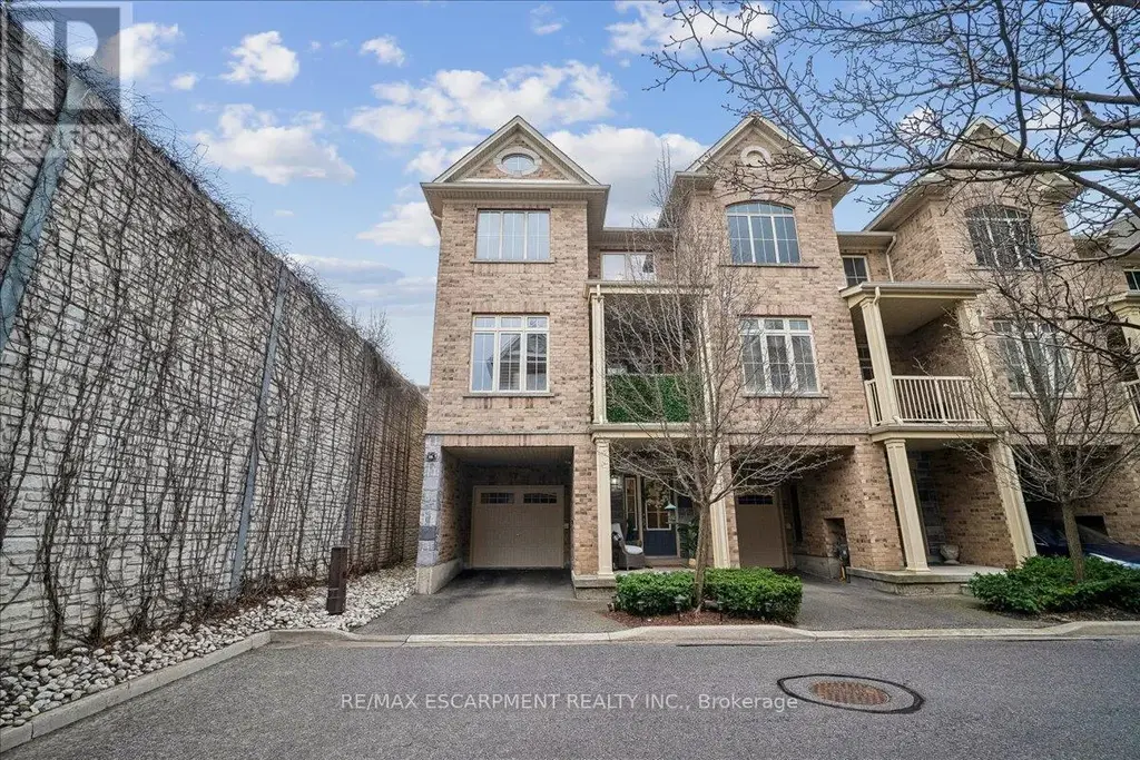 #40 - 181 Plains Road W, Burlington (Bayview)