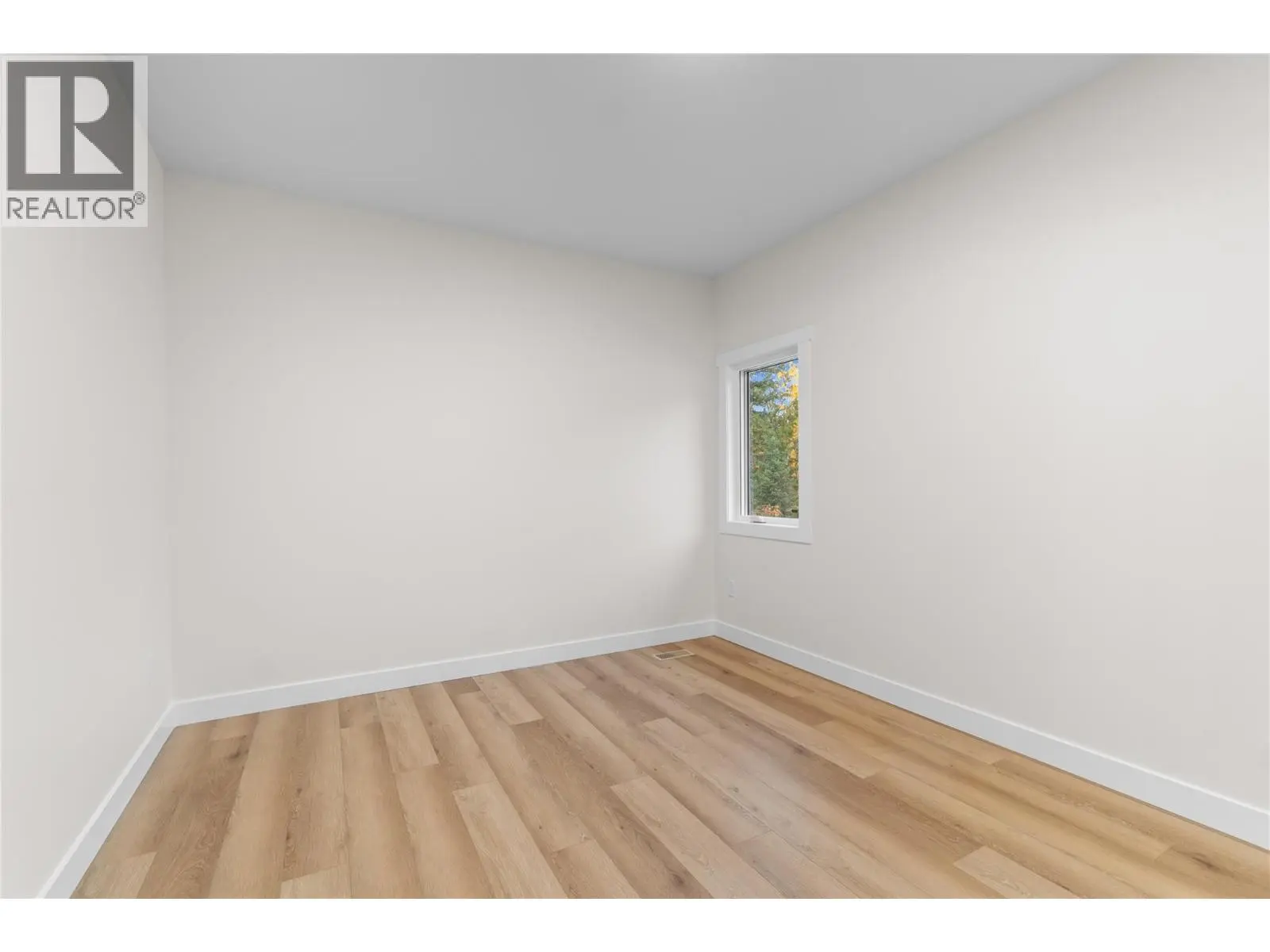 231 20 Street Ne Unit# 10. Salmon Arm, British Columbia