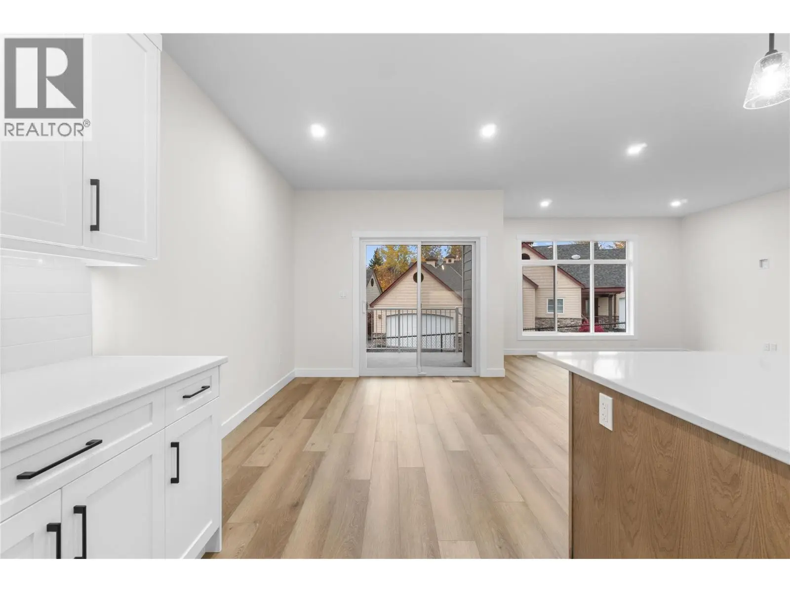 231 20 Street Ne Unit# 10. Salmon Arm, British Columbia