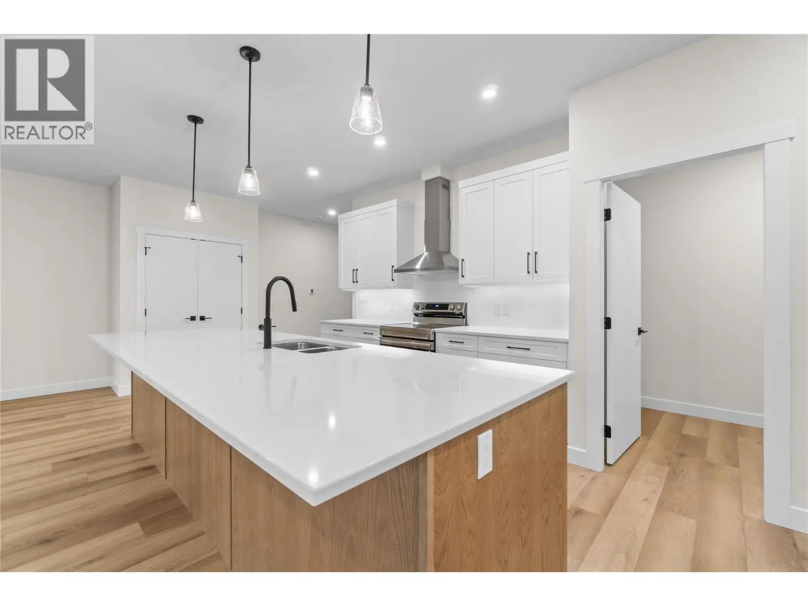231 20 Street Ne Unit# 10. Salmon Arm, British Columbia