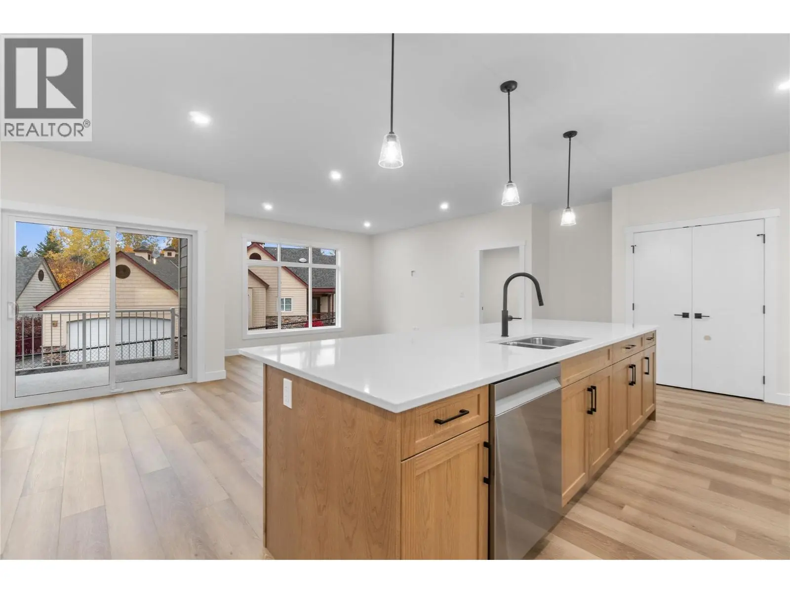 231 20 Street Ne Unit# 10. Salmon Arm, British Columbia