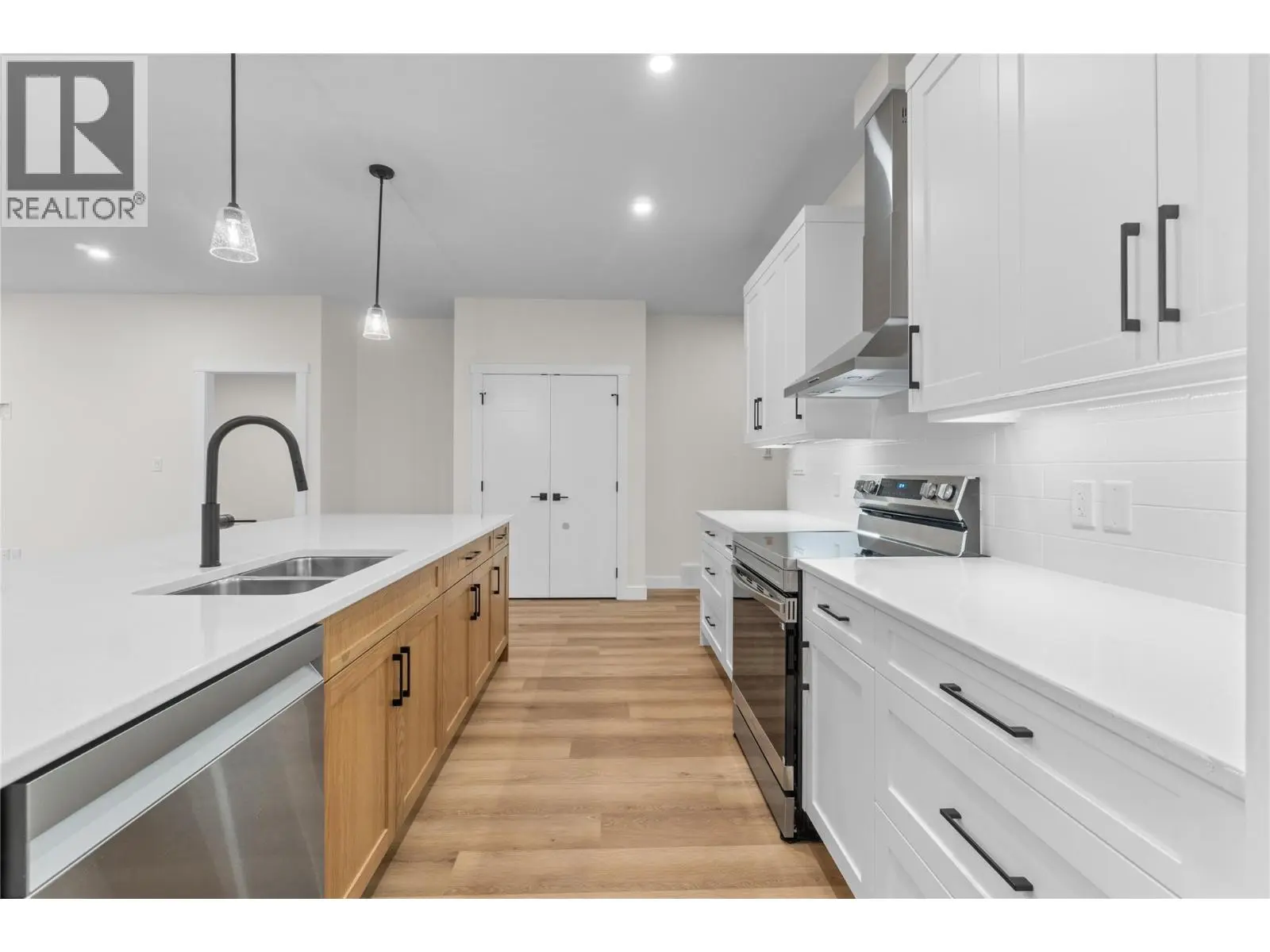 231 20 Street Ne Unit# 10. Salmon Arm, British Columbia