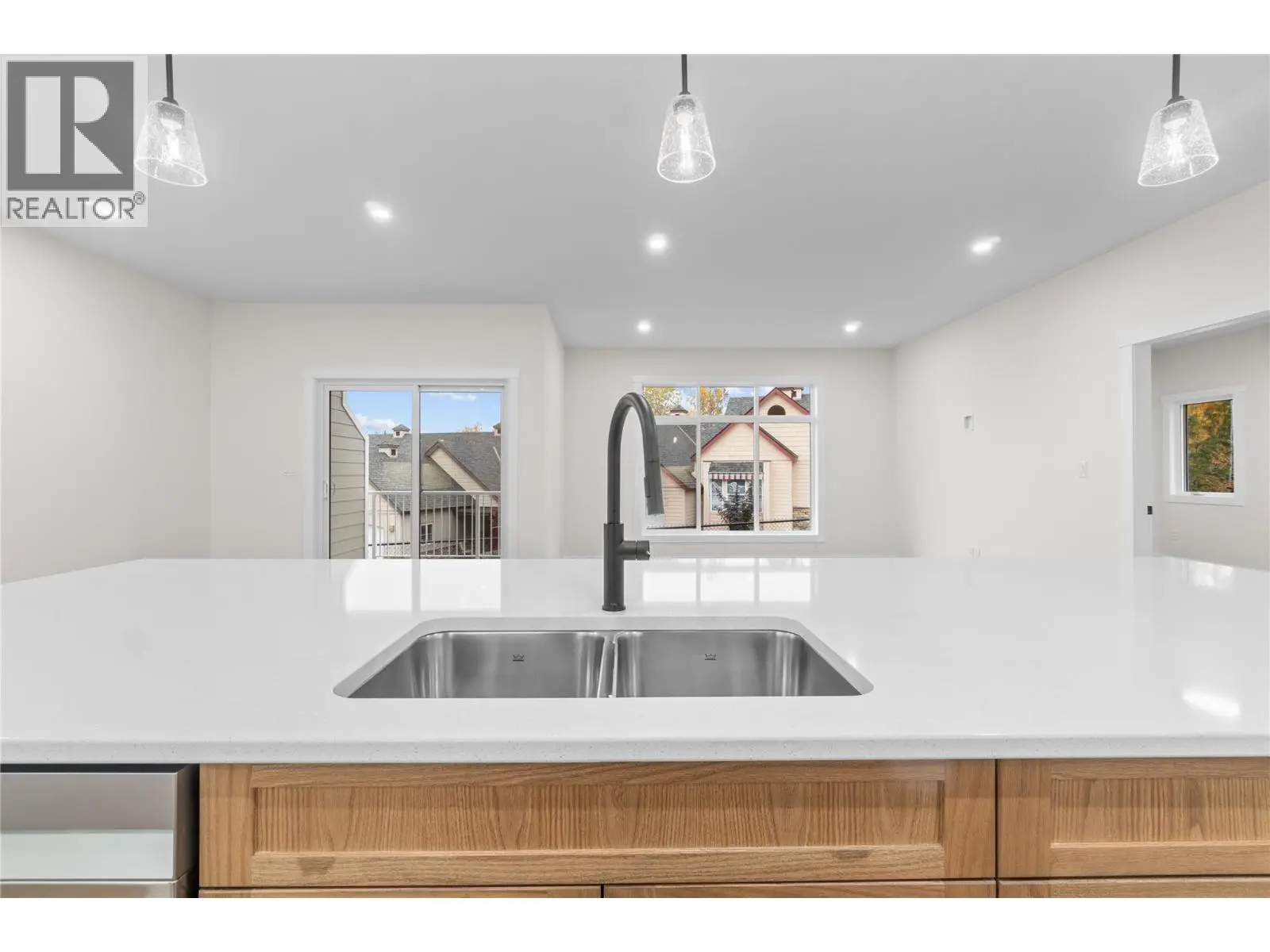 231 20 Street Ne Unit# 10. Salmon Arm, British Columbia